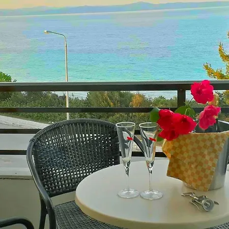 Ξενοδοχείο Maya Bay 2*